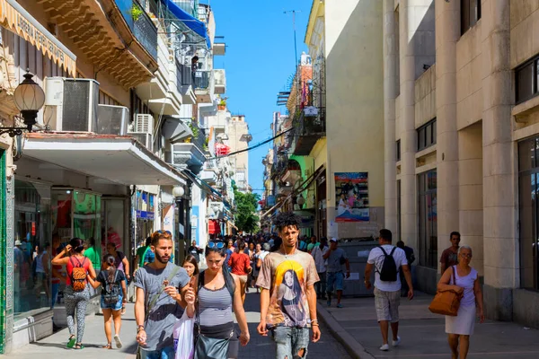 Havana Cuba Fevereiro 2018 Pessoas Não Identificadas Town Naquele Bairro — Fotografia de Stock