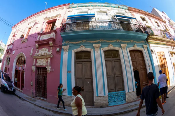 Habana Cuba Feb 2019 Paisaje Urbano Habana Vieja Con Gente — Foto de Stock