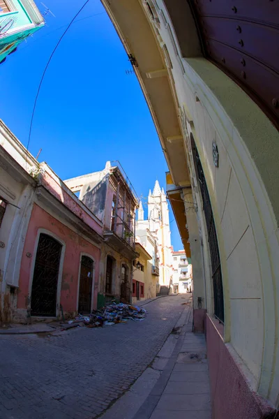 Habana Cuba Feb 2019 Paisaje Urbano Habana Vieja Con Gente — Foto de Stock