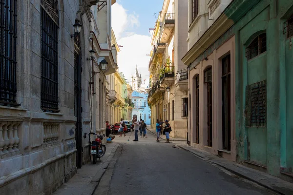 Havana Cuba Fev 2019 Cidade Velha Havana Com Pessoas Locais — Fotografia de Stock