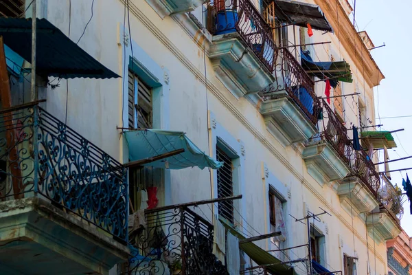 Habana Cuba Feb 2019 Paisaje Urbano Habana Vieja Con Gente —  Fotos de Stock