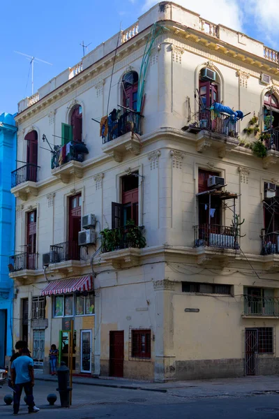 Havana Cuba Fev 2019 Cidade Velha Havana Com Pessoas Locais — Fotografia de Stock