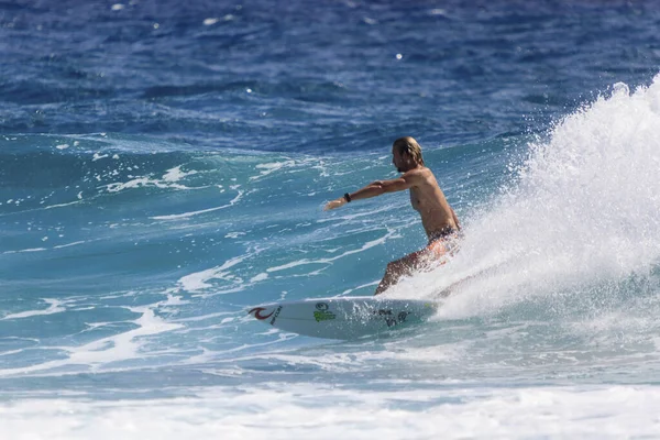 Snapper Rocks Gold Coast Australia Feb 2018 Undentified Surfer Race — стокове фото