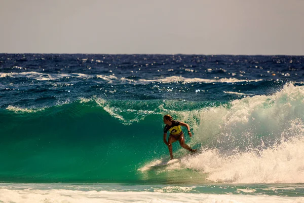 Snapper Rocks Gold Coast Austrálie Února 2018 Neznámý Surfař Závodí — Stock fotografie