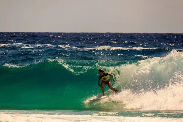 Snapper Rocks Gold Coast Australia Feb 2018 Unidentified Surfer Races — Stock Photo, Image