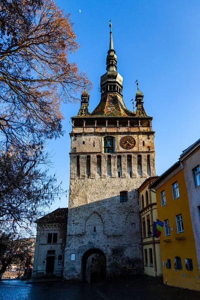 Вид Средневековую Часовую Башню Знаменитый Туристический Комплекс Городе Сегесвар Трансильвании — стоковое фото