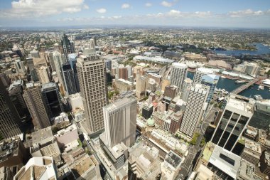 Sydney Kulesi 'nden Sydney Avustralya' nın batı banliyölerine bakan hava manzarası.