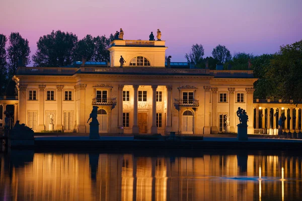 Pałac Wyspie Twilight Łazienkach Królewskich Warszawie Klasycyzmu Punkt Orientacyjny Miasta — Zdjęcie stockowe