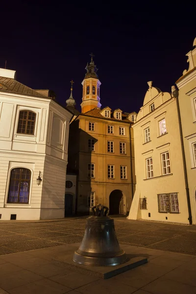 Cidade Varsóvia Polônia Sino Bronze Século Xvii Casas Pequena Praça — Fotografia de Stock