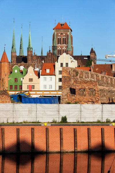 Gdansk Óvárosának Lengyelországban Régi Város Skyline Nyeregtetős Történelmi Házak Szent — Stock Fotó