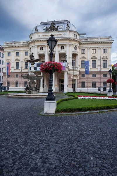 Gamla Slovakiska Nationalteatern Torget Hviezdoslav Bratislava Slovakien Neoklassisk Byggnad Med — Stockfoto