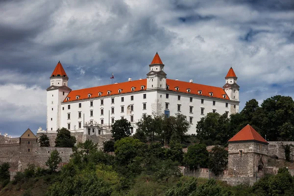 Slovensko Bratislava Castle Bratislavsky Hrad Historické Město Mezník — Stock fotografie