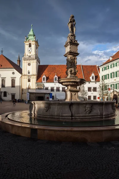 Ciudad Bratislava Eslovaquia Plaza Principal Ciudad Vieja Con Fuente Roland — Foto de Stock