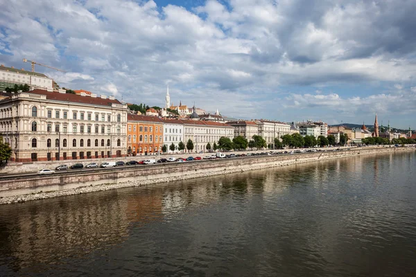 Hungria Budapeste Horizonte Cidade Com Edifícios Históricos Longo Rio Danúbio — Fotografia de Stock