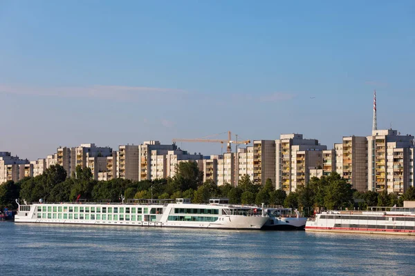 Şehir Manzarası Viyana Avusturya Apartman Blokları Kule Evleri Tuna Nehri — Stok fotoğraf