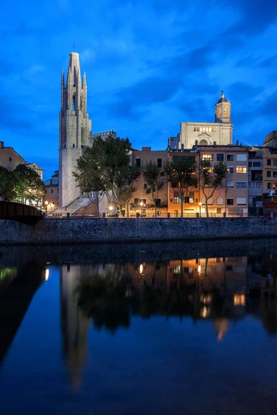 Girona Régi Város Skyline Alkonyatkor Basilica Sant Feliu Történelmi Épületek — Stock Fotó