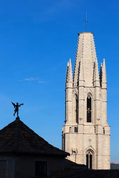 ジローナ市内 カタルーニャ スペインのサン フェリウ フェリックス教会 の教会鐘楼 — ストック写真