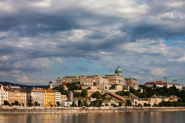 Budapeste Skyline Cidade Rio Danúbio Com Castelo Buda Uma Colina — Fotografia de Stock