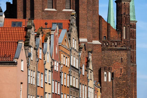 Ciudad Gdansk Polonia Casas Históricas Viviendas Con Caballerizas Contra Monumental —  Fotos de Stock