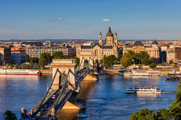 Budapest Malerische Stadtlandschaft Bei Sonnenuntergang Mit Kettenbrücke Über Die Donau — Stockfoto