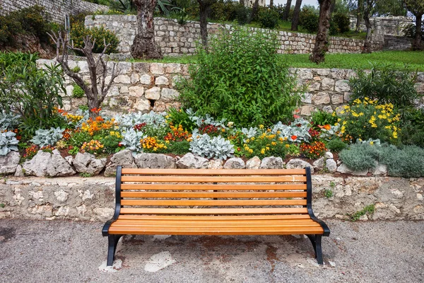 Bänk Och Blommor Offentliga Medelhavsträdgård Franska Rivieran Villefranche Sur Mer — Stockfoto