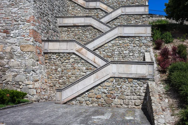 Escadas Ziguezague Cruzadas Para Castelo Bratislava Eslováquia — Fotografia de Stock