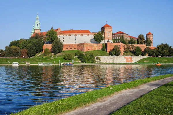 Βασιλικό Κάστρο Wawel Στο Ποταμό Βιστούλα Στη Πόλη Κρακοβία Πολωνία — Φωτογραφία Αρχείου