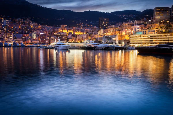 Abendliche Skyline Von Monaco Lichter Der Stadt Mit Spiegelung Mediterraner — Stockfoto