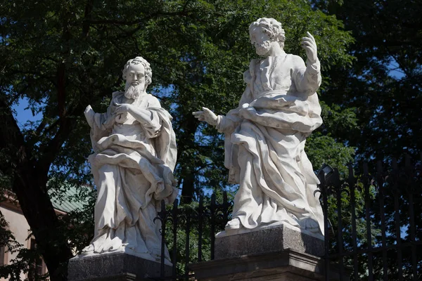 Heiligenstatuen Der Kirche Der Petrus Und Paulus Der Krakauer Altstadt — Stockfoto