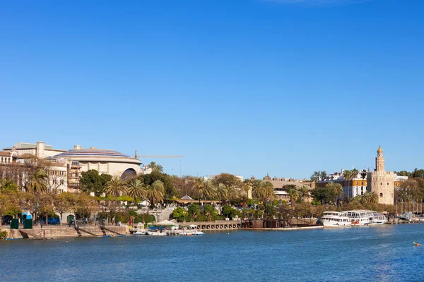 Ciudad Sevilla Skyline Desde Río Guadalquivir Andalucía España —  Fotos de Stock