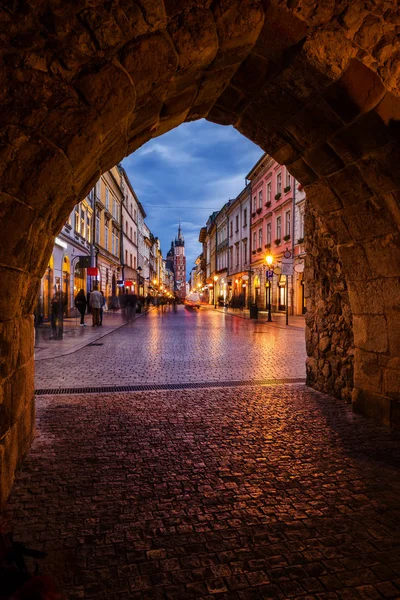 Serata Nella Città Cracovia Polonia Porta Florianska Medievale Strada Nel — Foto Stock