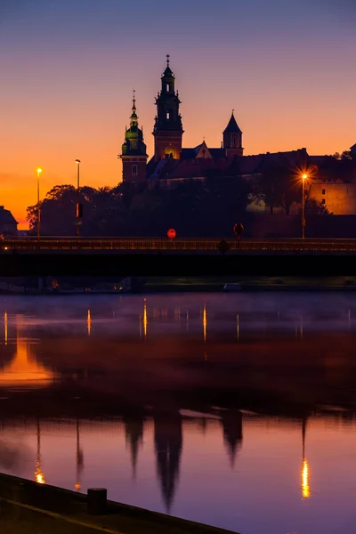 Castelo de Wawel e Catedral em Cracóvia ao amanhecer — Fotografia de Stock