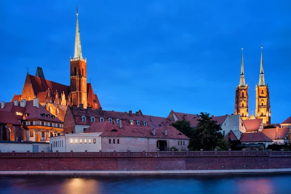 Panoramę miasta Wrocławia o zmierzchu w Polsce — Zdjęcie stockowe