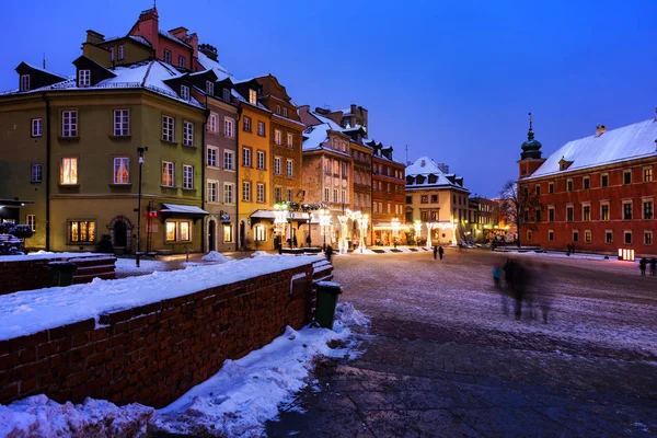 Soirée d'hiver dans la vieille ville de Varsovie — Photo