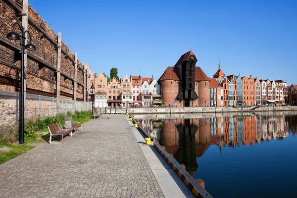 Město Gdaňsk od nábřežní promenády — Stock fotografie