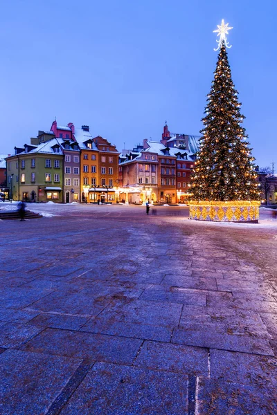 Vinterkväll i Warszawa under juletid — Stockfoto