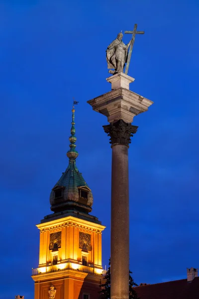 华沙的西吉斯蒙德柱和皇家城堡塔 — 图库照片