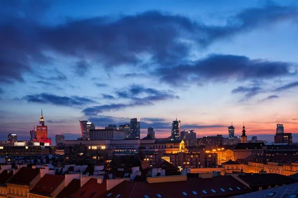 Stadt Warschau Innenstadt Skyline in der Abenddämmerung — Stockfoto