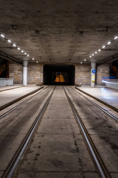 Gece Köprü Tramline Raylar — Stok fotoğraf