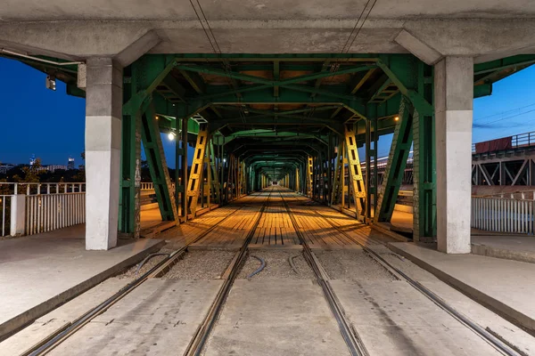 Ponte Gdanski à noite em Varsóvia — Fotografia de Stock