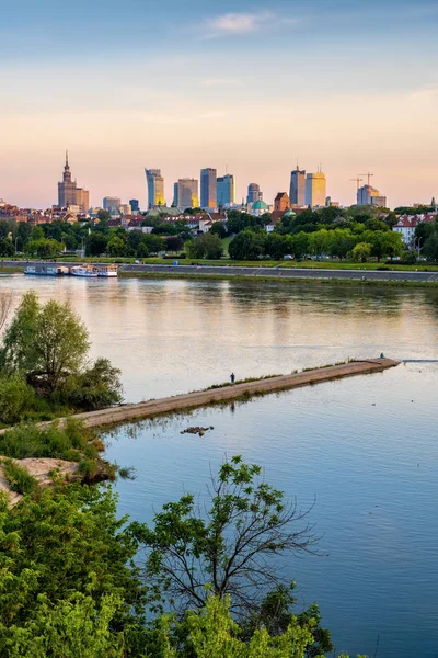 Ciudad de Varsovia Vista al río — Foto de Stock