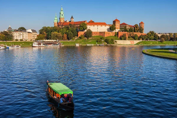Wawel Burg aus Weichsel Fluss in Krakau — Stockfoto
