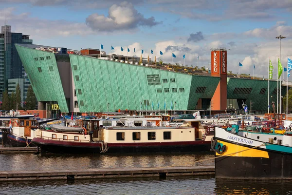 Centro de Ciencias NEMO en Amsterdam — Foto de Stock