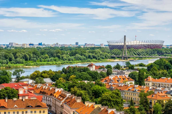 Warschau stadsgezicht langs Vistula River — Stockfoto