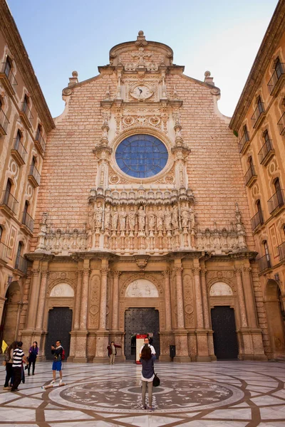 Basílica del Monasterio de Montserrat en España —  Fotos de Stock