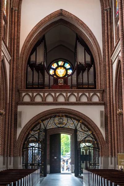 Órgão de tubulação na Catedral de São Floriano em Varsóvia — Fotografia de Stock
