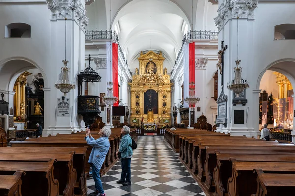 Igreja da Santa Cruz Interior em Varsóvia — Fotografia de Stock