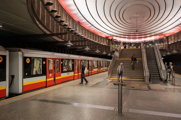 Estación de metro Plac Wilsona en Varsovia — Foto de Stock