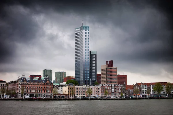 Ο ορίζοντας της πόλης του Ρότερνταμ στην Ολλανδία — Φωτογραφία Αρχείου