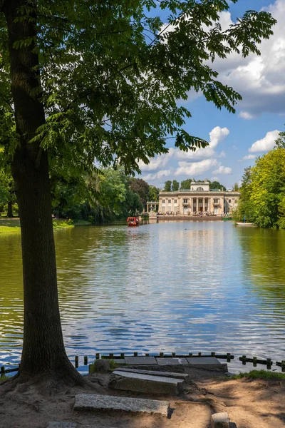 Königlicher Faulenzerpark in Warschau — Stockfoto